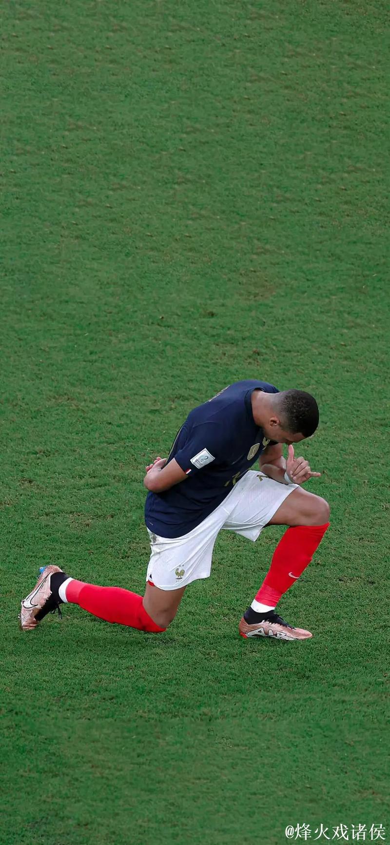 姆巴佩闪耀全场,6分42秒上演帽子戏法追平纪录! 姆巴佩闪耀全场,6分42秒上演帽子戏法追平纪录!